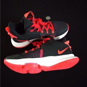 LeBron Nike Witness Red/Black Size 10 Men
